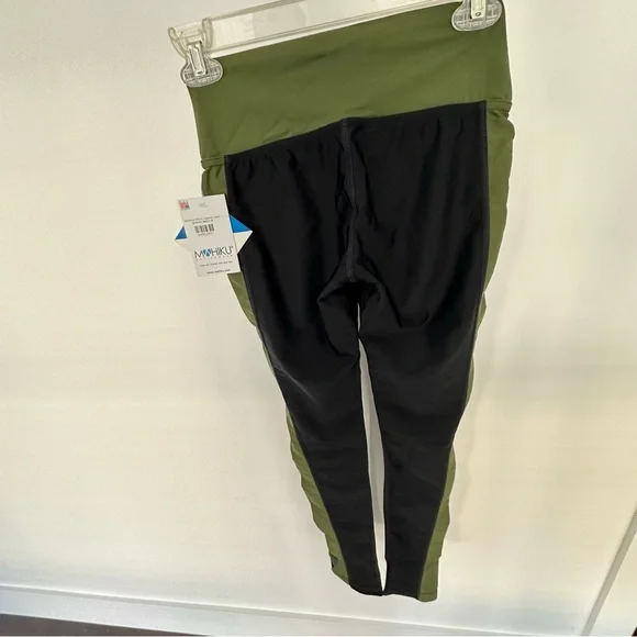 Mahiku Activewear Hawaii - Active Scrunch Yoga Workout Leggings - Picture 5 of 8